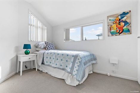 Photo of property in 7 Bordeaux Parade, Te Atatu South, Auckland, 0610