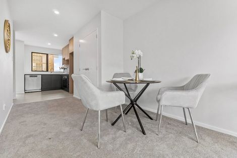 Photo of property in 1/267 Great North Road, Henderson, Auckland, 0612