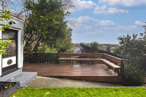 Photo of property in 300 Centaurus Road, Hillsborough, Christchurch, 8022