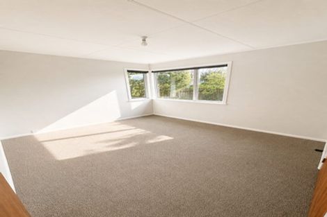 Photo of property in 40 Ruskin Road, Newlands, Wellington, 6037