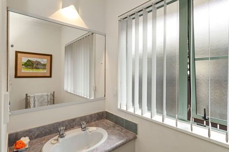 Photo of property in 6 Surrey Lane, Levin, 5510