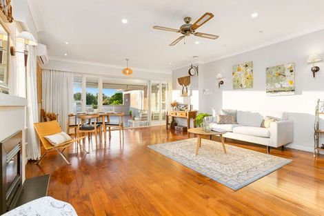 Photo of property in 1/110 Nile Road, Milford, Auckland, 0620