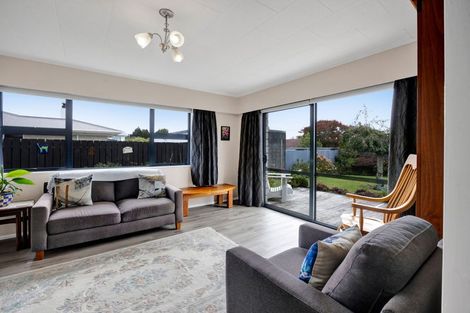Photo of property in 8 Kowhai Street, Strandon, New Plymouth, 4312