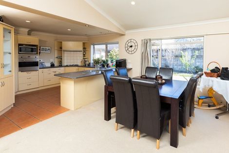 Photo of property in 122 Rototuna Road, Rototuna, Hamilton, 3210