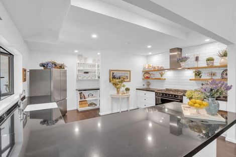 Photo of property in 237 High Street, Oxford, 7430