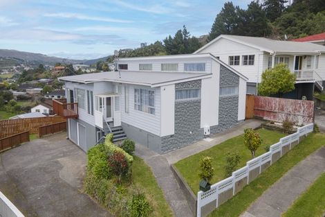 Photo of property in 11 Katarina Grove, Tawa, Wellington, 5028