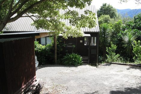 Photo of property in 14 Sandy Bay Road, Black Rock, Picton, 7282