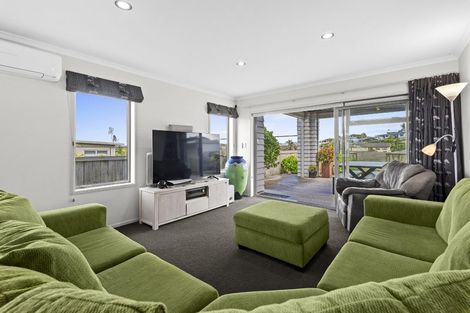 Photo of property in 126 Maire Road, Orewa, 0931