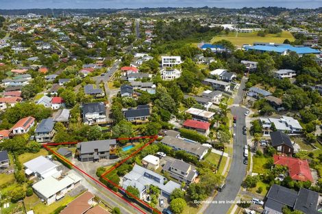 Photo of property in 14 King Richard Place, Browns Bay, Auckland, 0630