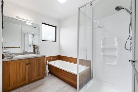 Photo of property in 14 Romney Square, Tawa, Wellington, 5028