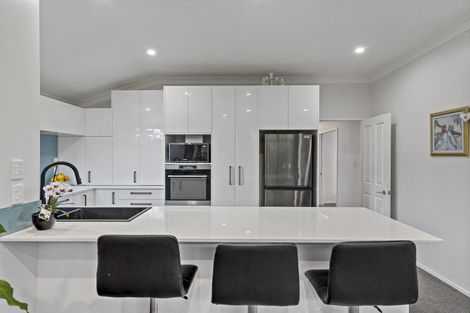 Photo of property in 3 Hobie Court, West Harbour, Auckland, 0618