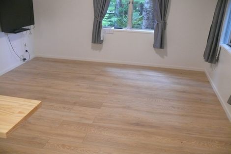 Photo of property in 17 Tawini Road, Titirangi, Auckland, 0604