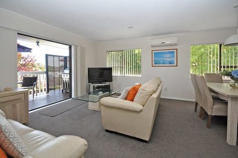 Photo of property in 1/6 Sevilla Place, Unsworth Heights, Auckland, 0632