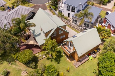 Photo of property in 12 Cathedral Court, Hahei, Whitianga, 3591