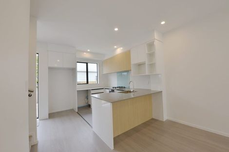 Photo of property in 43c Fitzherbert Avenue, West Harbour, Auckland, 0618