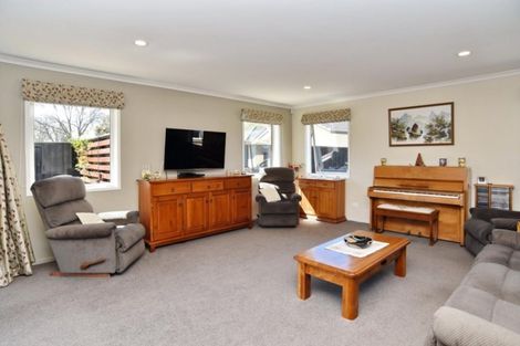 Photo of property in 15a Canberra Place, Redwood, Christchurch, 8051