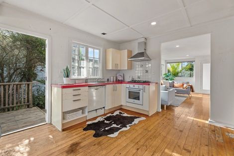 Photo of property in 152b Glengarry Road, Glen Eden, Auckland, 0602