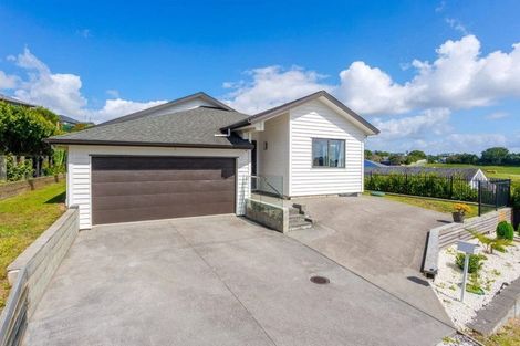 Photo of property in 33 Woodridge Drive, Stanmore Bay, Whangaparaoa, 0932