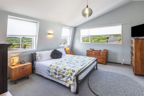 Photo of property in 7 Epping Grove, Karori, Wellington, 6012