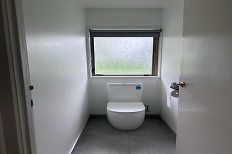 Photo of property in 38 Highland Park Drive, Highland Park, Auckland, 2010