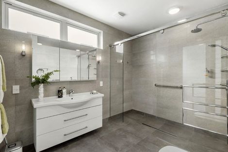 Photo of property in 49 King Edward Parade, Devonport, Auckland, 0624