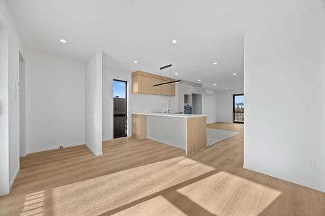 Photo of property in 8 Harikoa Way, Karaka, 2113