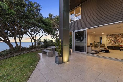 Photo of property in 25 Huntly Road, Campbells Bay, Auckland, 0630