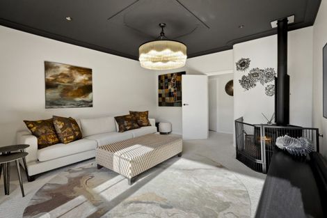 Photo of property in 11 Cedar Drive, Kelvin Heights, Queenstown, 9300