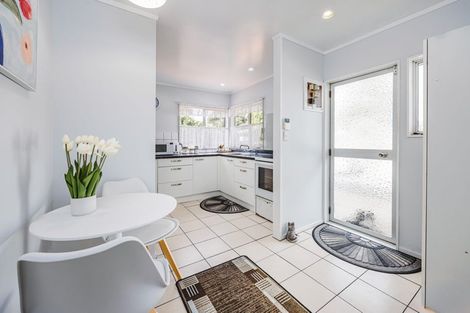 Photo of property in 52a Cosgrave Road, Papakura, 2110