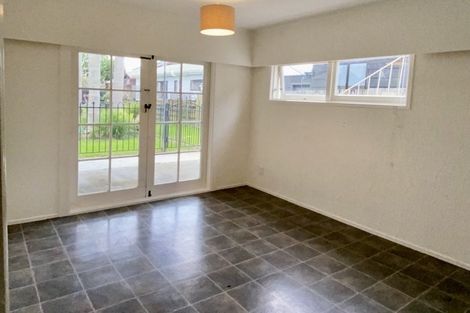 Photo of property in 80 Ngataringa Road, Devonport, Auckland, 0624