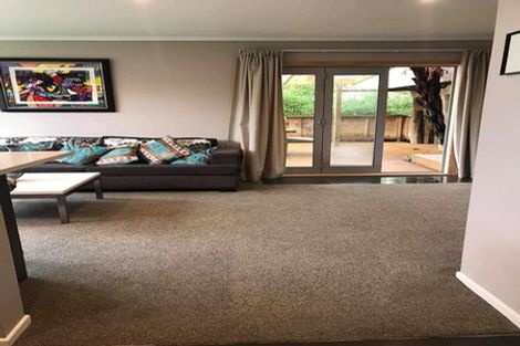 Photo of property in 128 Matipo Road, Te Atatu Peninsula, Auckland, 0610