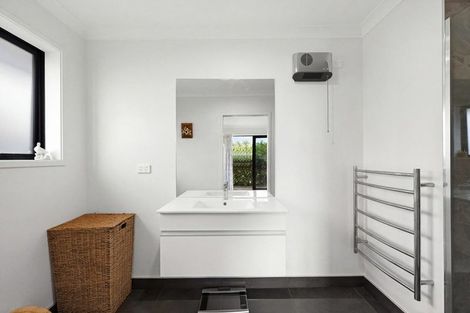 Photo of property in 52 Norfolk Drive, Cambridge, 3434