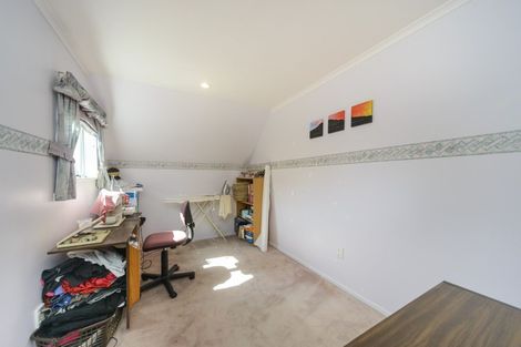 Photo of property in 22 Hanmer Place, Highbury, Palmerston North, 4412