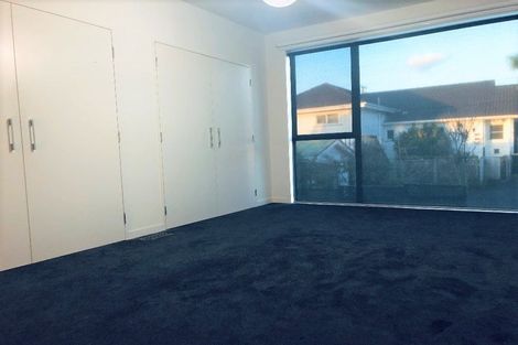 Photo of property in 1/14 Rothesay Bay Road, Rothesay Bay, Auckland, 0630