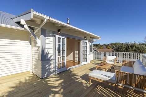 Photo of property in 16 Bulteel Street, New Plymouth, 4310