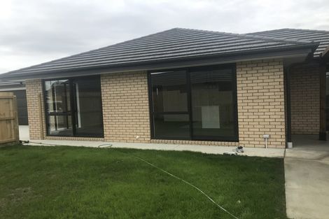 Photo of property in 29 Tahuna Minhinnick Drive, Glenbrook, 2681