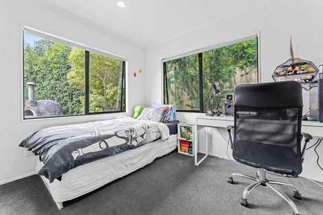Photo of property in 10 Ballini Rise, West Harbour, Auckland, 0618