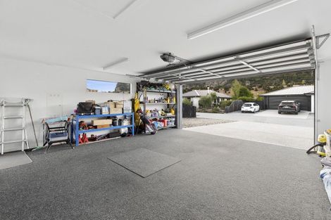 Photo of property in 54 Sherwin Avenue, Albert Town, Wanaka, 9305