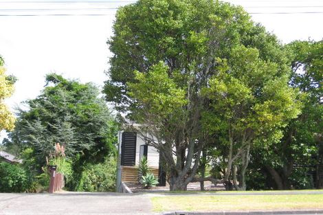 Photo of property in 1/292 East Coast Road, Forrest Hill, Auckland, 0620