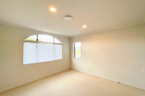 Photo of property in 12 Oakville Avenue, Flat Bush, Auckland, 2016