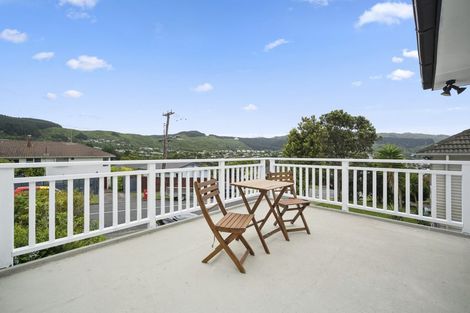 Photo of property in 83 Taylor Terrace, Tawa, Wellington, 5028