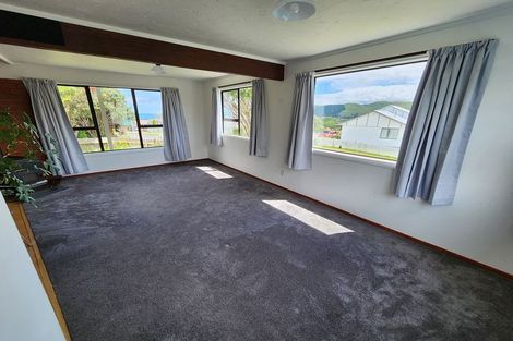 Photo of property in 1 Lindis Close, Kelson, Lower Hutt, 5010