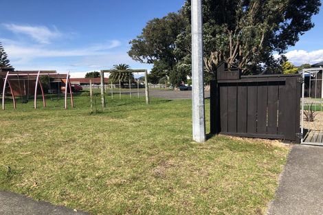 Photo of property in 17 Bluegum Road, Paraparaumu Beach, Paraparaumu, 5032