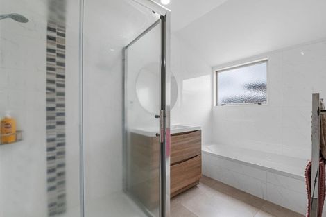 Photo of property in 19 Barraud Place, Pukehangi, Rotorua, 3015