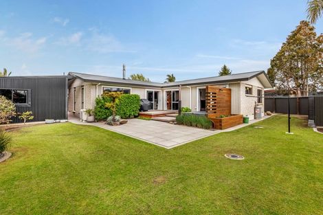 Photo of property in 22 Matipo Place, Edgecumbe, 3120