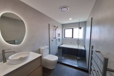 Photo of property in 72a Ocean View Road, Northcote, Auckland, 0627
