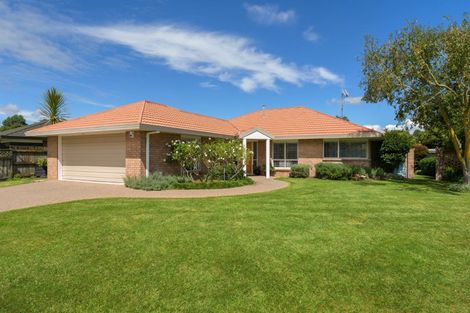 Photo of property in 35 Admiral Crescent, Flagstaff, Hamilton, 3210