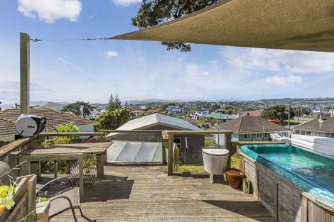 Photo of property in 44 View Road, Titahi Bay, Porirua, 5022