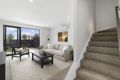 Photo of property in 11 Rauawa Lane, Hobsonville, 0616