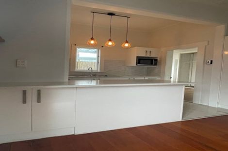 Photo of property in 86 Aroha Avenue, Sandringham, Auckland, 1025